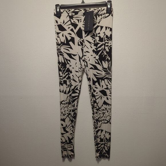 NWT Bryn Walker Oasis Floral Basic Jersey Crop Pull On Leggings Sz XXS - Picture 2 of 6